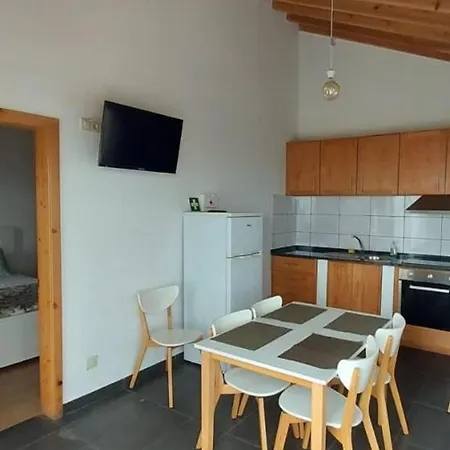 Beautiful One Bedroom Near The Sea In * Sao Roque do Pico